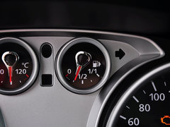 2014款 两厢经典 1.8L 自动 酷白典藏版
