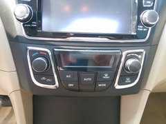 2015款 1.6L 自动 尊享型