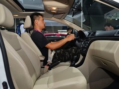 2015款 1.6L 自动 尊享型
