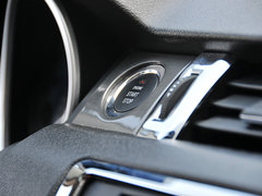 2015款 2.4L 手动 两驱精英版 5座