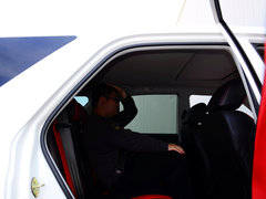 2015款 2.4L 手动 两驱精英版 5座
