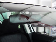 2015款 三厢1.6L 自动 精英型