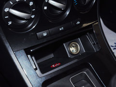 2015款 三厢1.6L 自动 精英型
