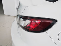 2015款 三厢1.6L 自动 精英型