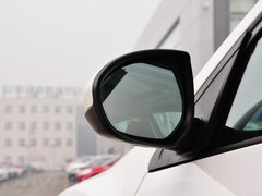 2015款 两厢 1.6L 自动 精英型