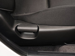 2015款 两厢 1.6L 自动 精英型