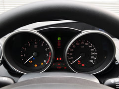 2015款 两厢 1.6L 自动 精英型