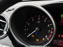 2015款 两厢 1.6L 自动 精英型