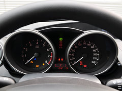 2015款 两厢 1.6L 自动 精英型