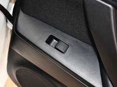 2015款 两厢 1.6L 自动 精英型