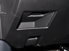 2015款 两厢 1.6L 自动 精英型