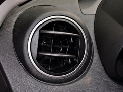 2015款 两厢 1.6L 自动 精英型