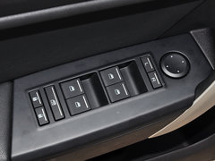 2015款 1.5T 自动 豪华型