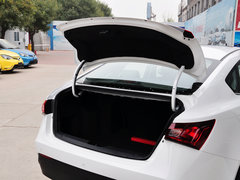 2015款 1.5T 自动 豪华型