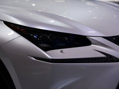 2015款 300h 锋致版 全驱 5座
