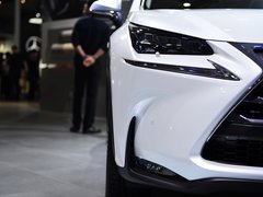 2015款 300h 锋致版 全驱 5座