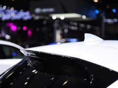 2015款 300h 锋致版 全驱 5座