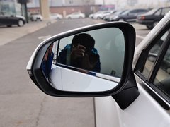 2015款 300h 锋致版 全驱 5座