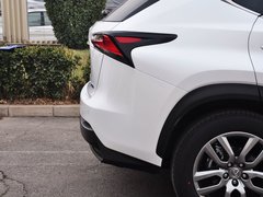 2015款 300h 锋致版 全驱 5座
