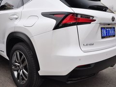 2015款 300h 锋致版 全驱 5座