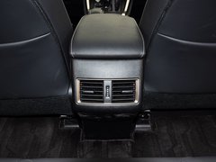2015款 300h 锋致版 全驱 5座