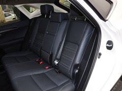 2015款 300h 锋致版 全驱 5座