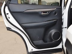 2015款 300h 锋致版 全驱 5座