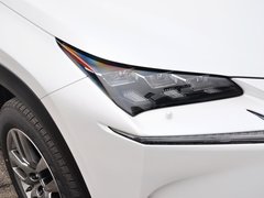 2015款 300h 锋致版 全驱 5座