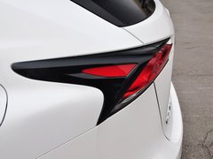 2015款 300h 锋致版 全驱 5座