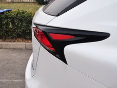 2015款 300h 锋致版 全驱 5座