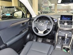 2015款 300h 锋致版 全驱 5座