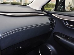 2015款 300h 锋致版 全驱 5座