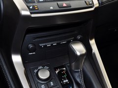 2015款 300h 锋致版 全驱 5座