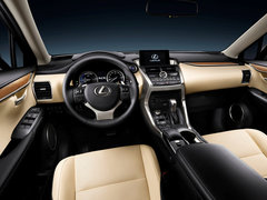 2015款 300h 锋致版 全驱 5座