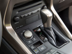 2015款 300h 锋致版 全驱 5座