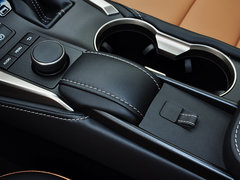 雷克萨斯NX 2015款 300h 锋尚版 前驱 5座