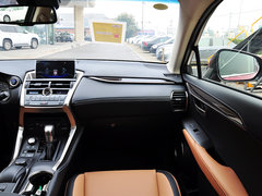 2015款 300h 鋒尚版 前驅(qū) 5座
