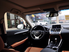 2015款 300h 鋒尚版 前驅(qū) 5座