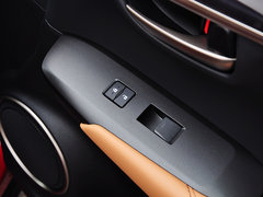 雷克萨斯NX 2015款 300h 锋尚版 前驱 5座