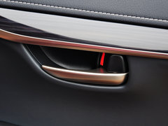 2015款 300h 鋒尚版 前驅(qū) 5座