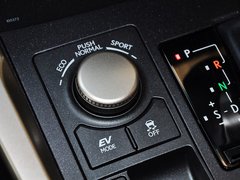 雷克萨斯NX 2015款 300h 锋尚版 前驱 5座