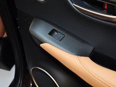 2015款 300h 锋尚版 前驱 5座
