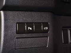 雷克萨斯NX 2015款 300h 锋尚版 前驱 5座