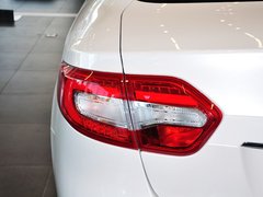 2015款 2.0L CVT 时尚版