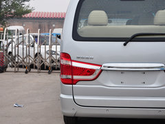 2015款 2.4L 手动 旗舰型长轴四门4RB2