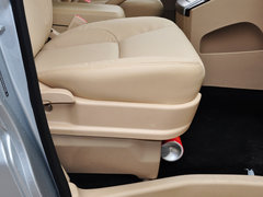 2015款 2.4L 手动 旗舰型长轴四门4RB2