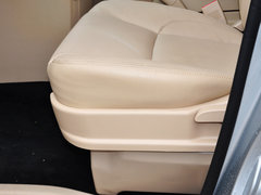2015款 2.4L 手动 旗舰型长轴四门4RB2