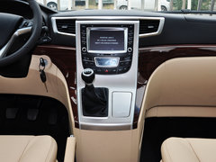 2015款 2.4L 手动 旗舰型长轴四门4RB2
