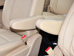 2015款 2.4L 手动 旗舰型长轴四门4RB2
