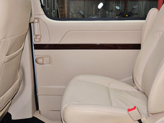 2015款 2.4L 手动 旗舰型长轴四门4RB2